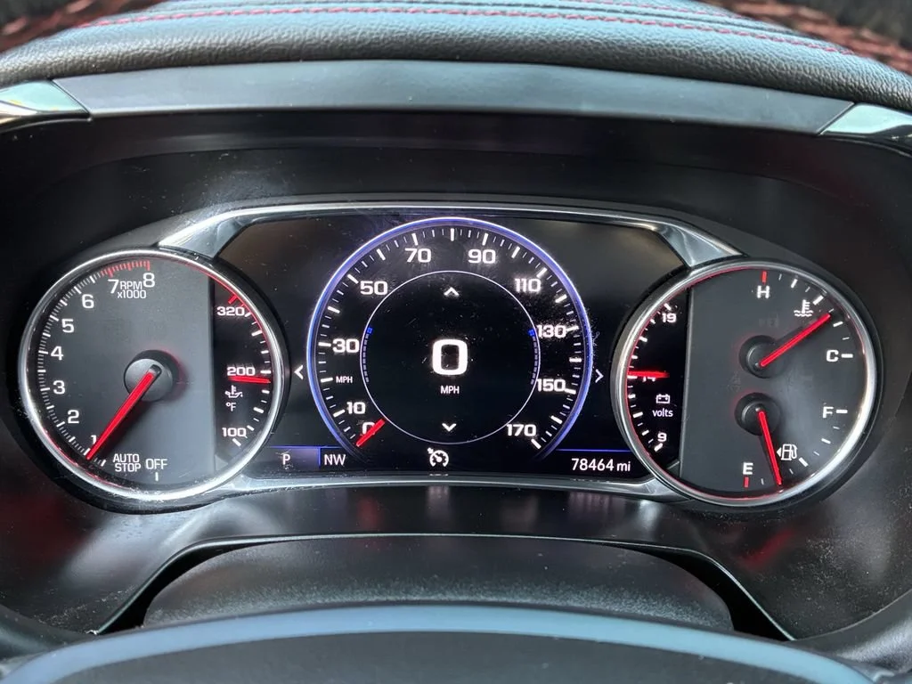 Used 2020 IRIDESCENT PEARL TRICOAT Chevrolet RS image 25