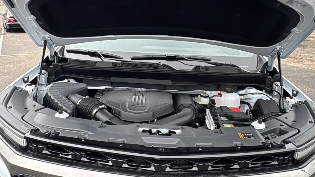 New 2026 Polar White Tricoat Chevrolet Z71 image 19