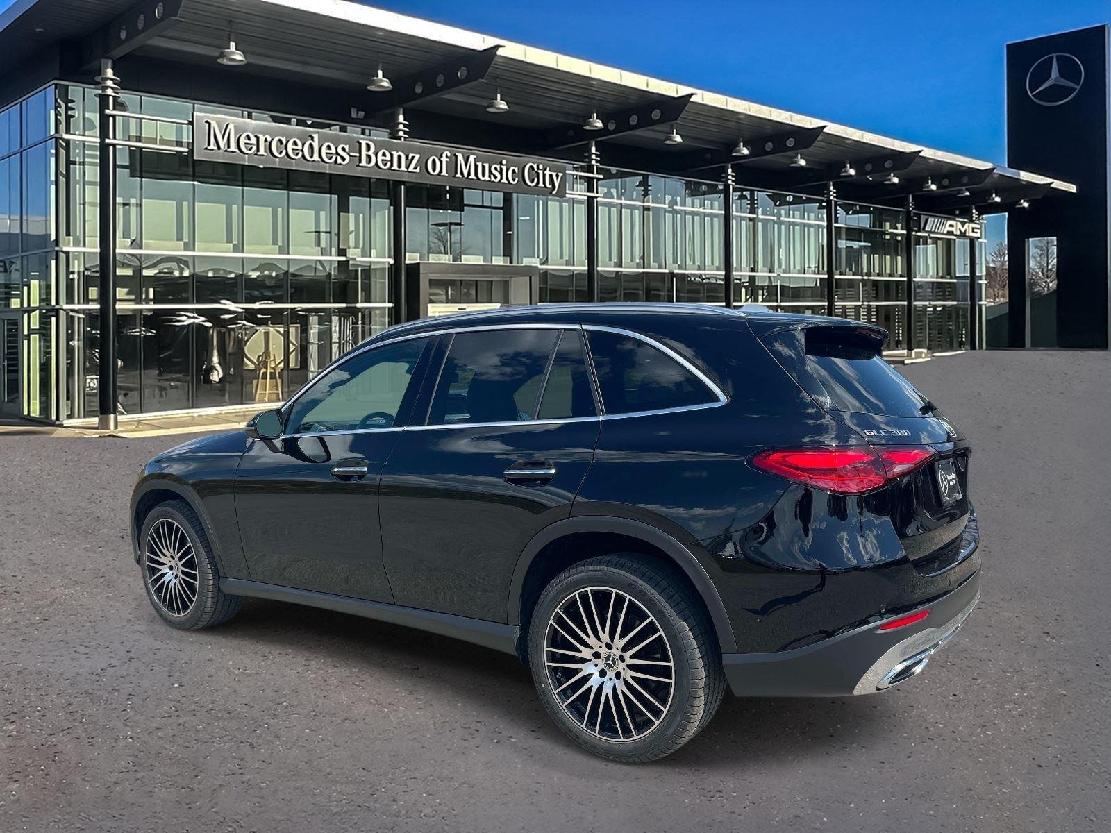 Used 2025 Black Mercedes-Benz GLC 300 image 4