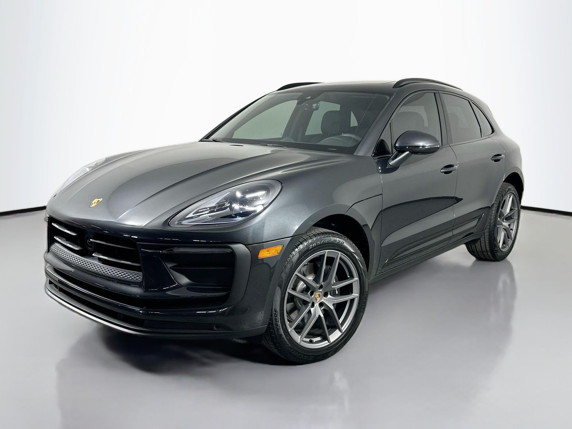 2025 Porsche Macan Base