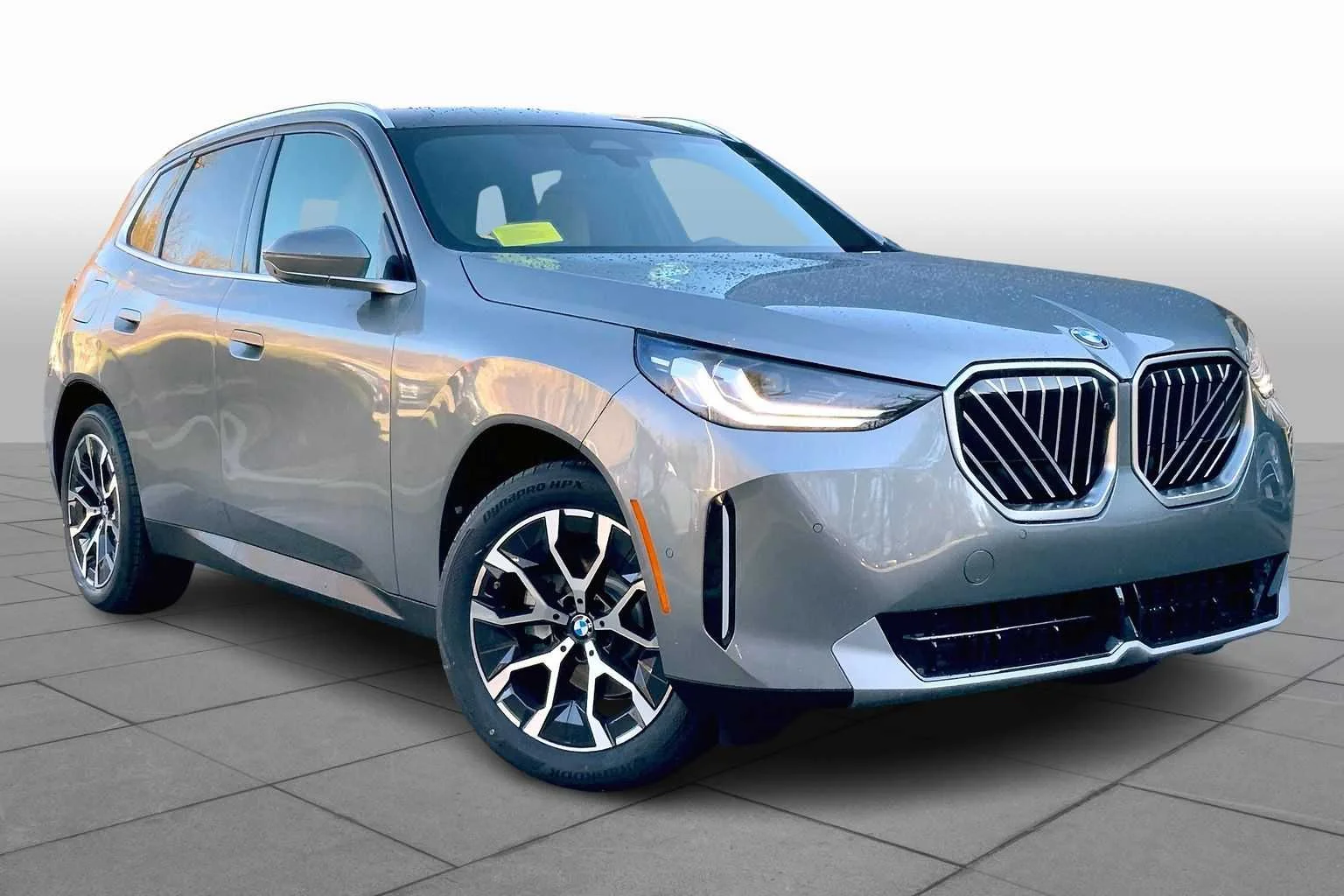 Used 2026 Skyscraper Grey Metallic BMW 30 xDrive image 2
