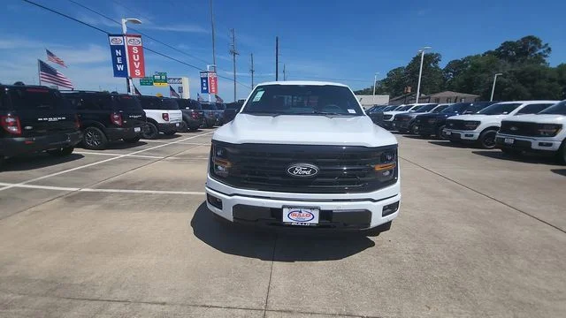 New 2026 Oxford White Ford XLT image 3