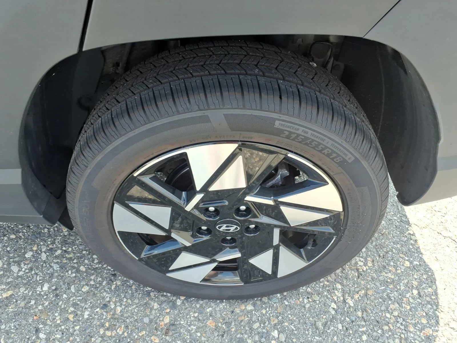 Used 2025 Abyss Black Hyundai SEL image 9
