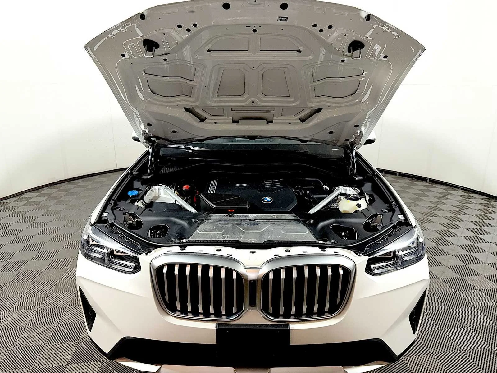 Used 2023 Alpine White BMW xDrive30i image 31