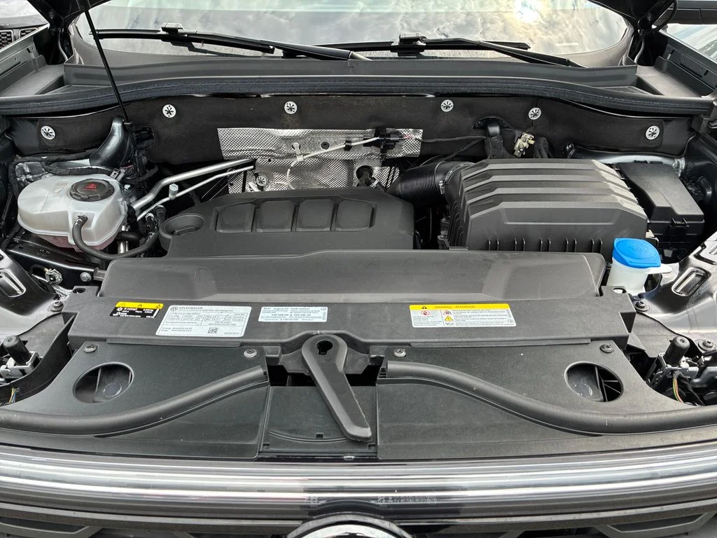 Used 2024  Volkswagen 2.0T SE w/Technology image 22
