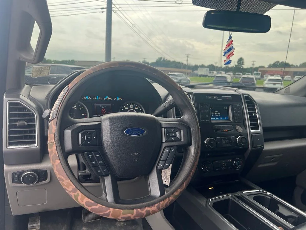 Used 2016 Oxford White Ford XLT image 12
