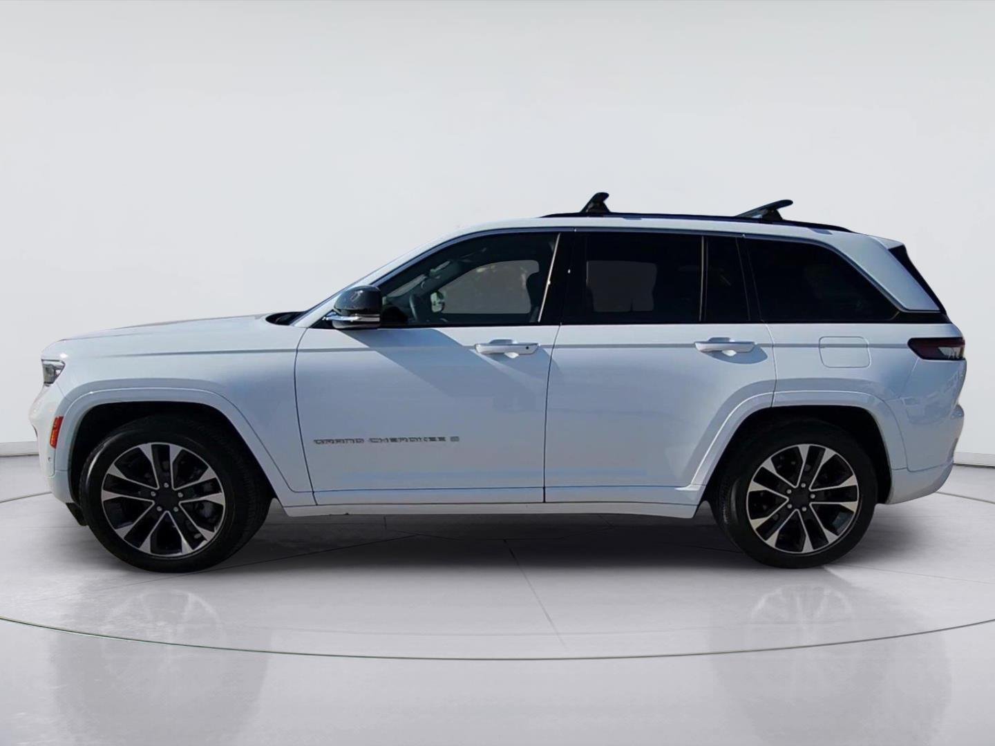 2022 Jeep Grand Cherokee photo 5 of 35