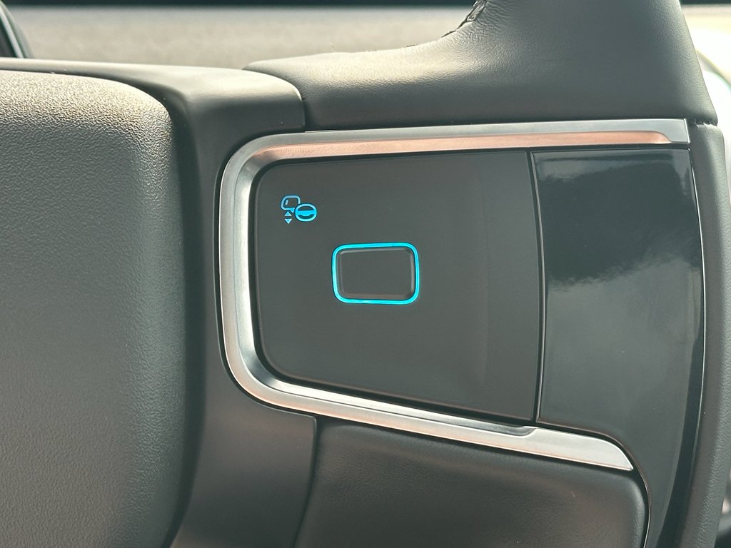 New 2025 Agate Black Metallic Ford Platinum® image 15