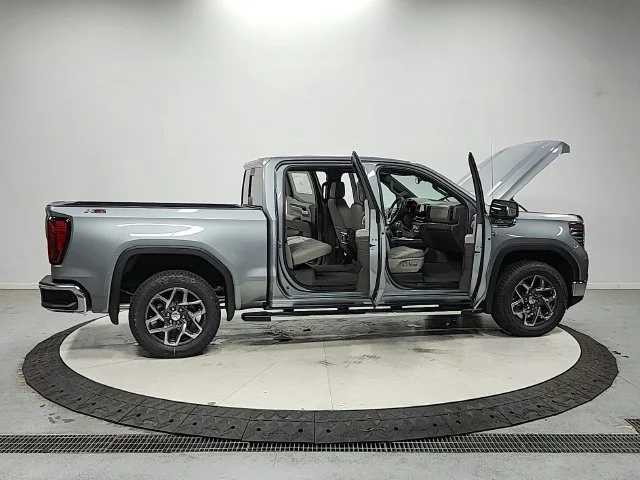 2026 GMC Sierra 1500 SLT - Photo 17
