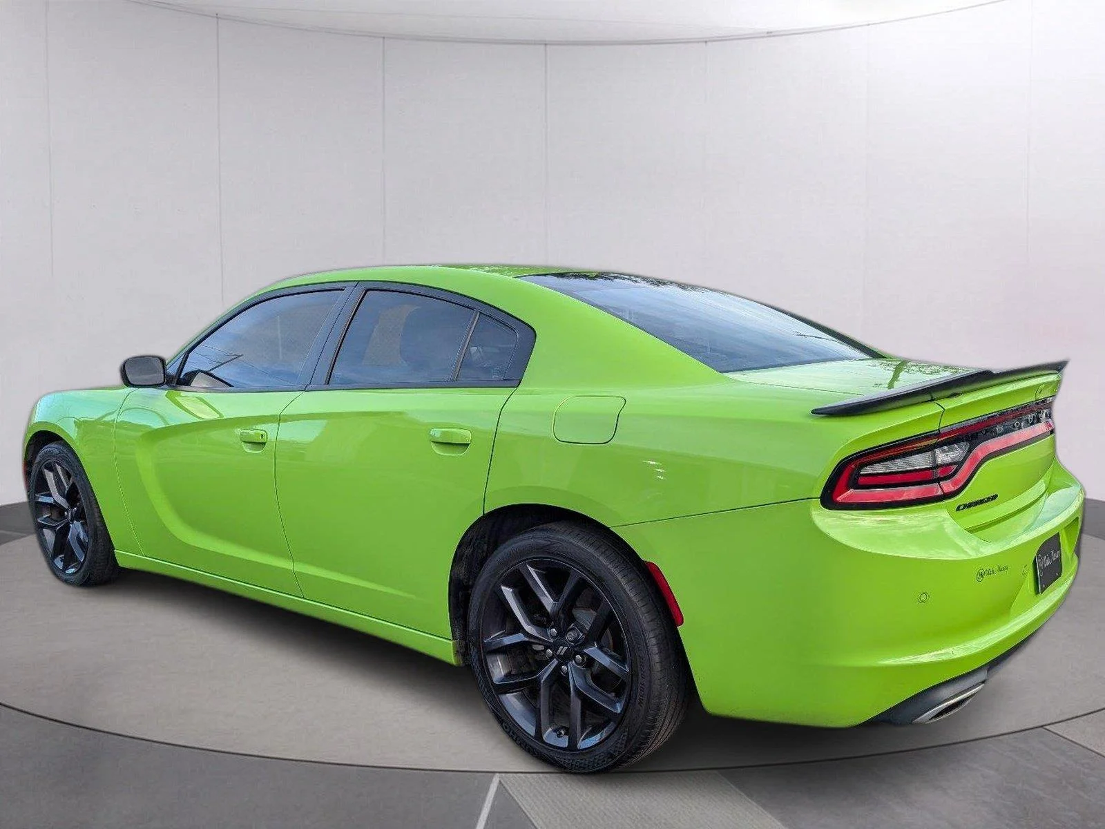 Used 2023 Sublime Metallic Clearcoat Dodge SXT image 5