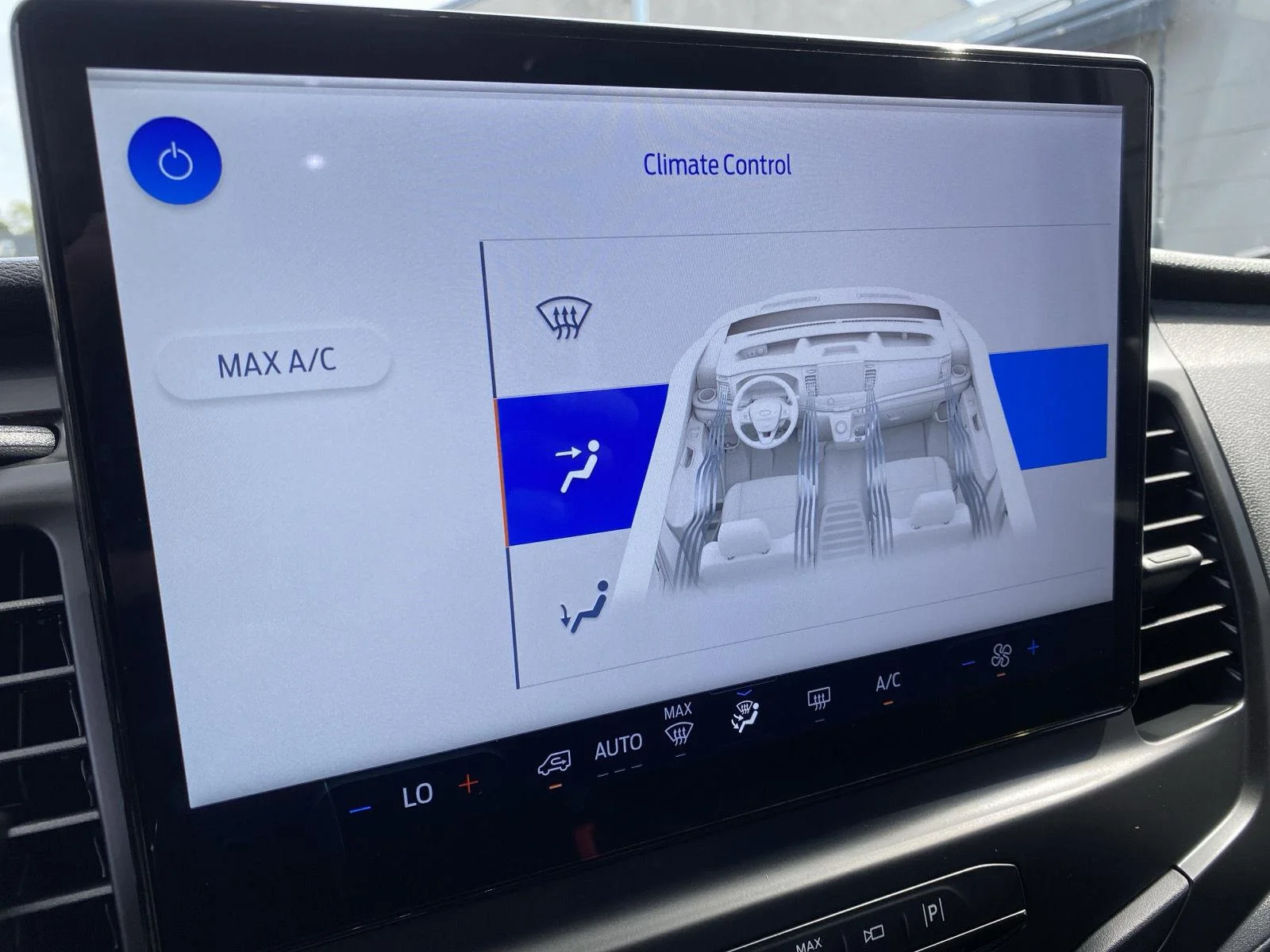Used 2024  Ford T350 image 19