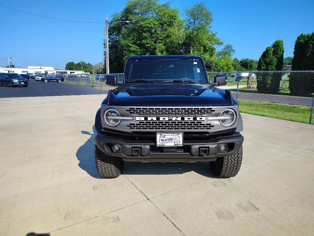 Used 2025 Shadow Black Ford Badlands image 7