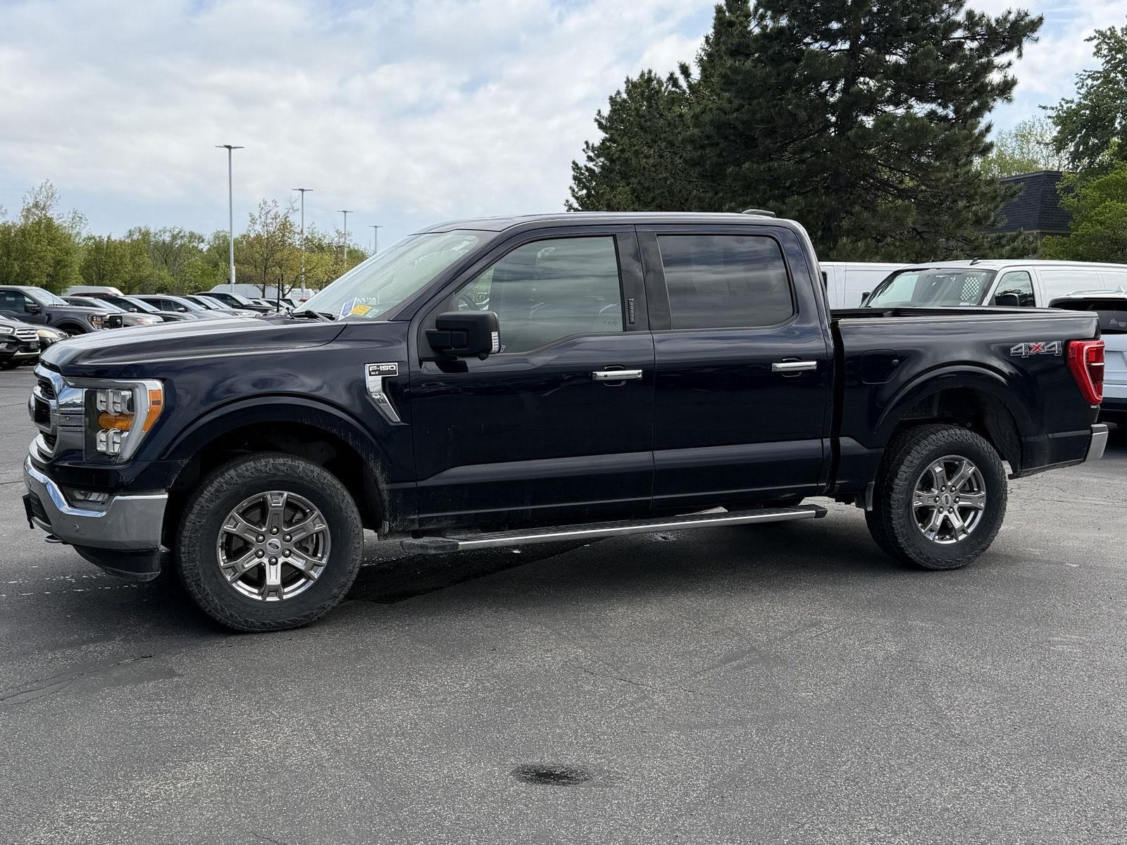 Used 2021 Antimatter Blue Ford XLT image 6