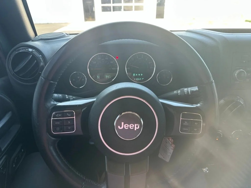 Used 2017 Black Jeep Unlimited Sahara image 7
