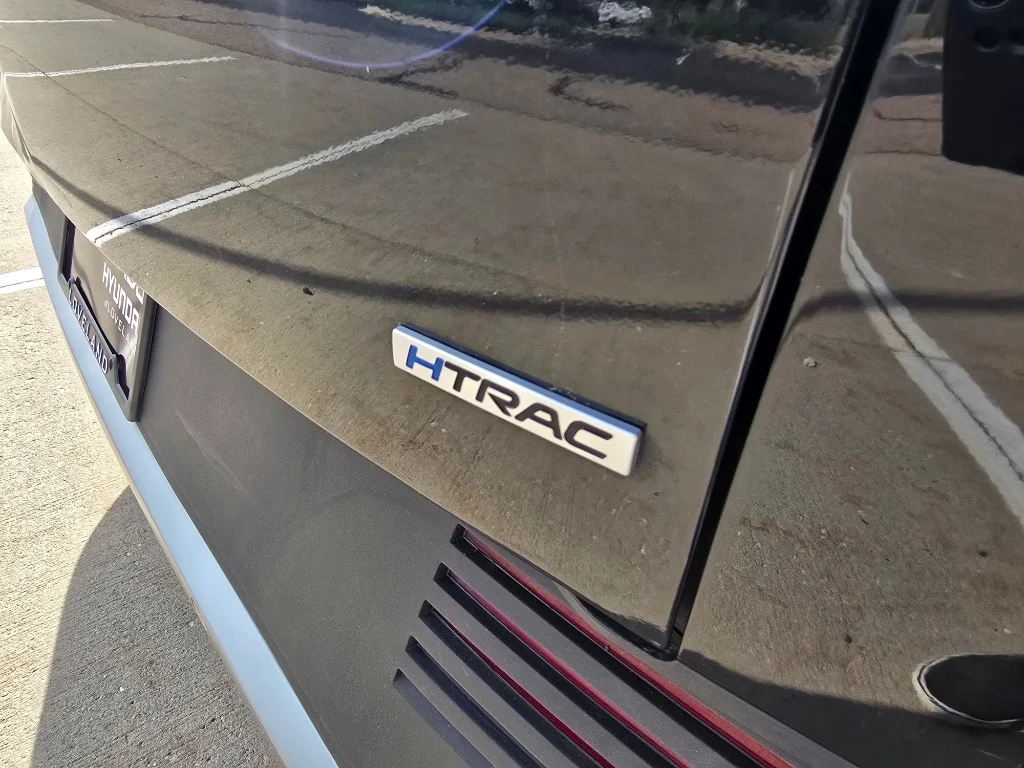 Used 2023 Abyss Black Hyundai SE image 11