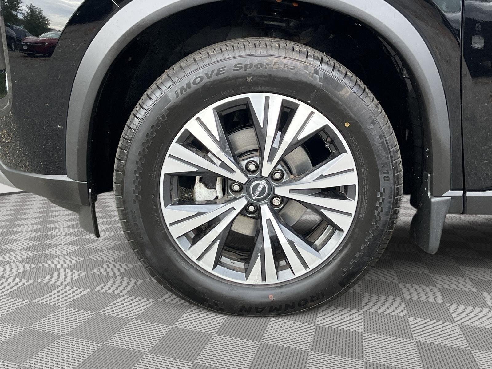 Used 2023 Super Black Nissan SV image 9