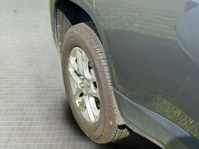 Used 2019 Gray Chevrolet LT image 12