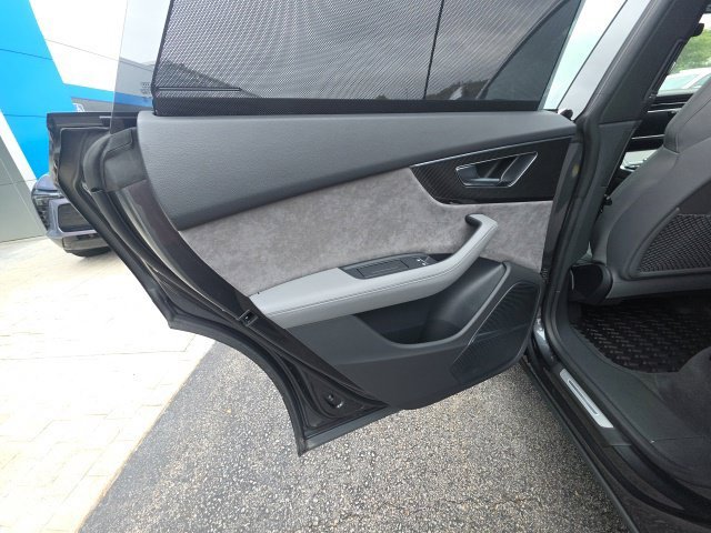 Used 2022 Gray Audi 4.0T Prestige image 27