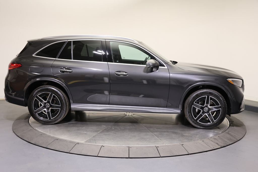 Used 2027  Mercedes-Benz GLC 300 image 8