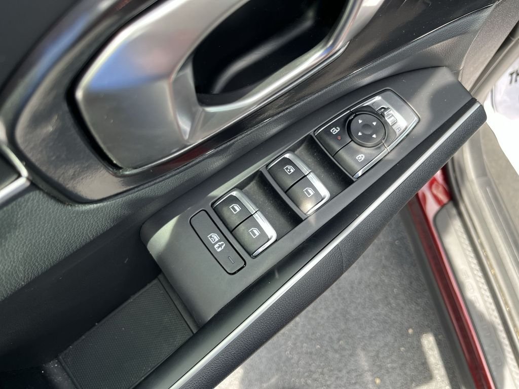 Used 2025 Red Kia LX image 19