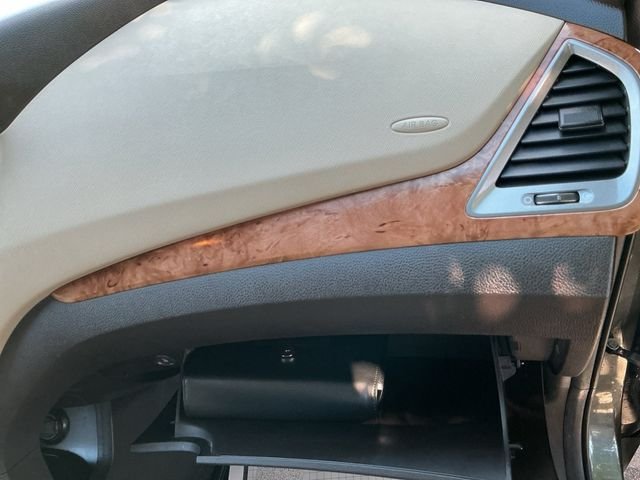 Used 2013 Green Hyundai Base image 19