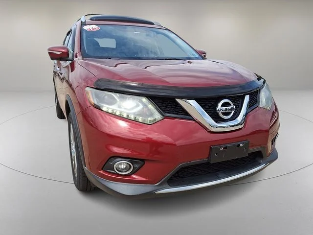 Used 2015 Red Nissan SL image 2