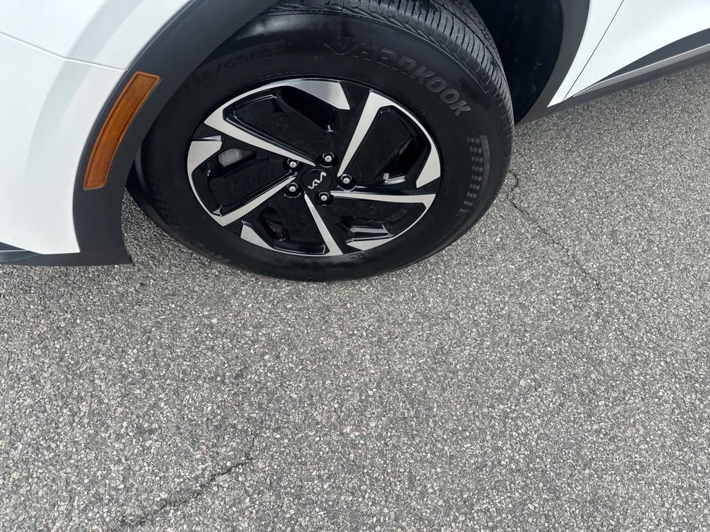Used 2023 White Kia LX image 2