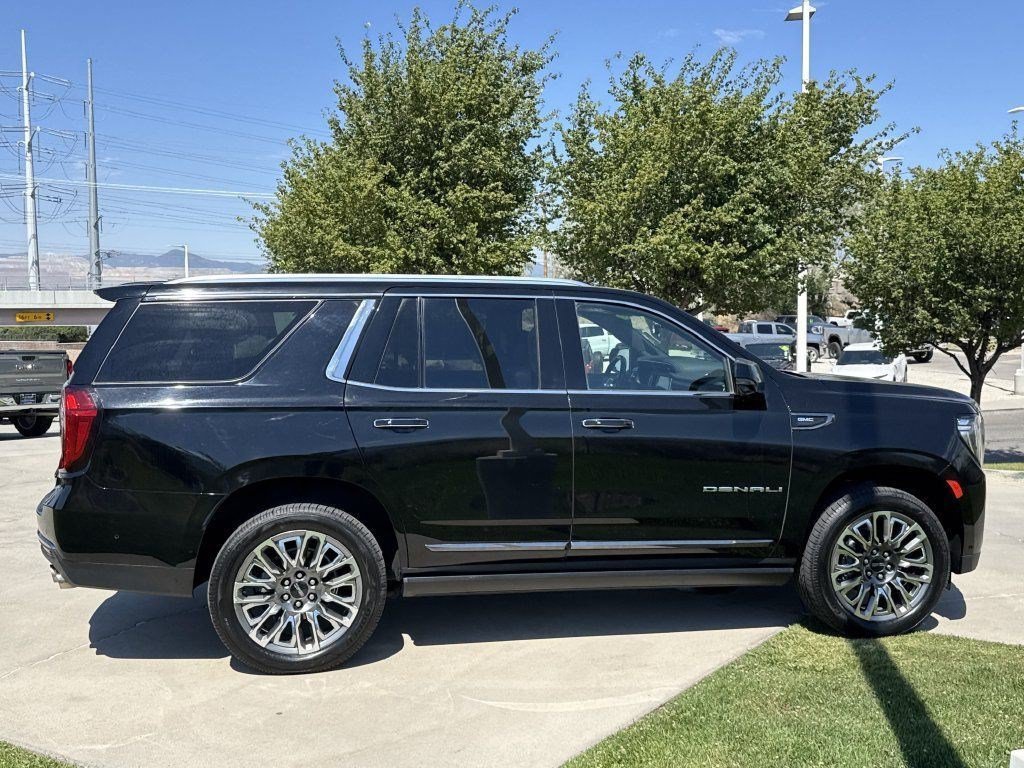 2023 GMC Yukon Denali Ultimate - Photo 8