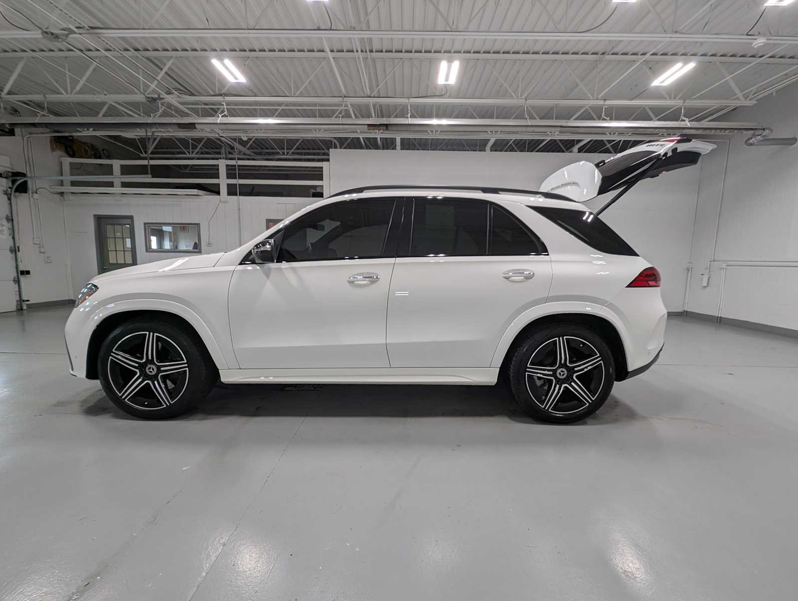 Certified Used 2025 Polar White Mercedes-Benz GLE 350 image 12