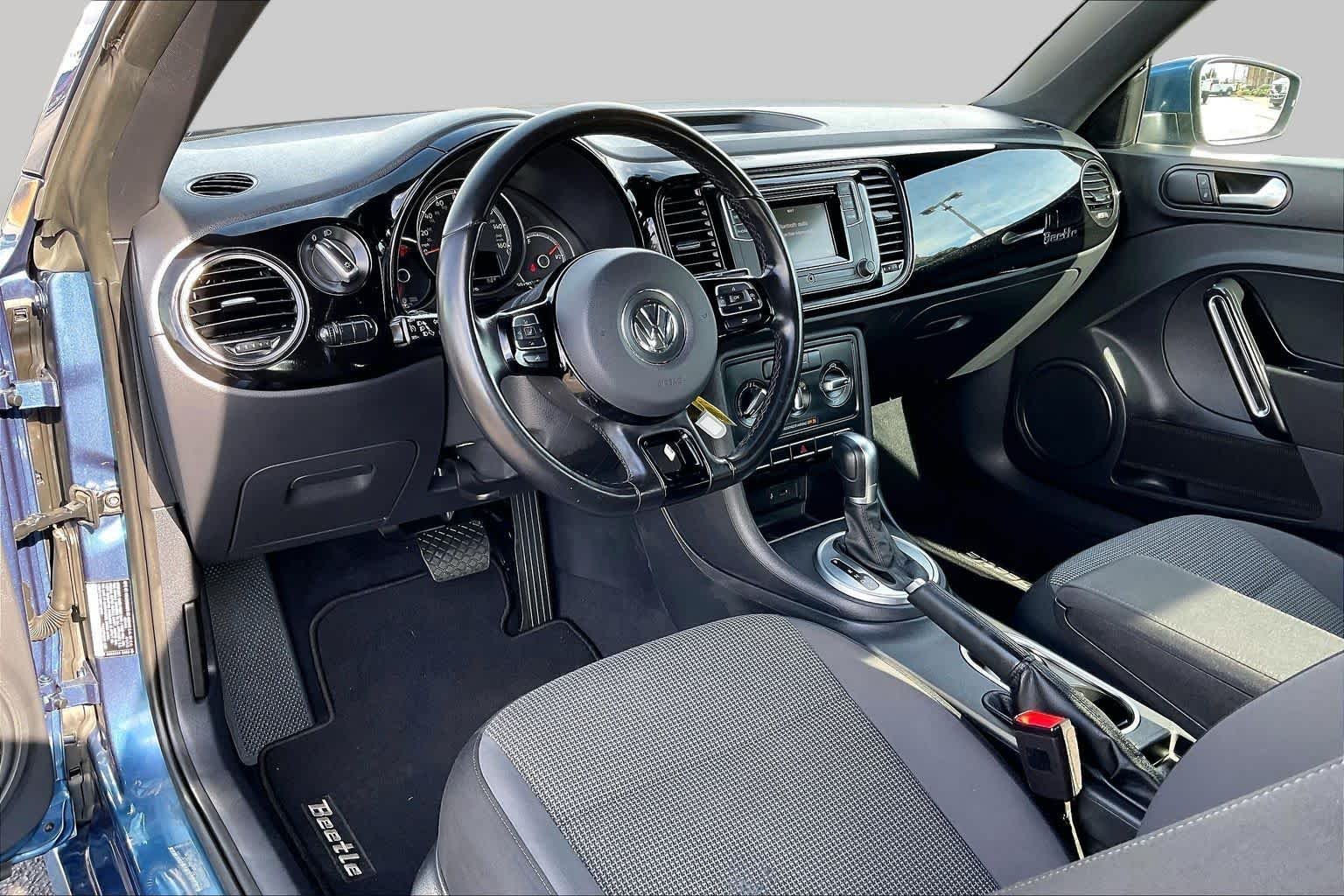 Used 2019 Silk Blue Metallic Volkswagen S image 12