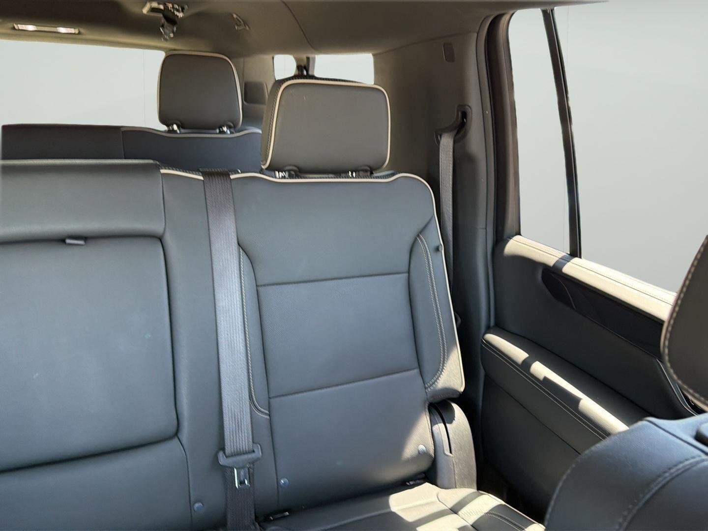 Used 2026 Onyx Black GMC Elevation image 18