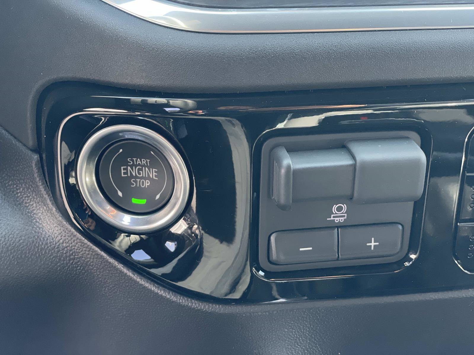 2026 GMC Sierra 1500 SLT - Photo 18
