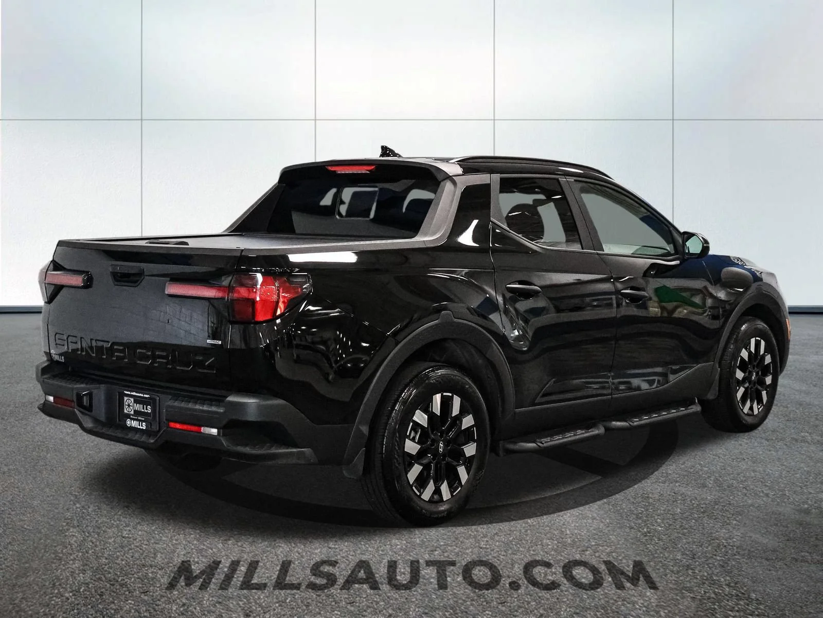 Used 2025 Black Hyundai SEL Activity image 9
