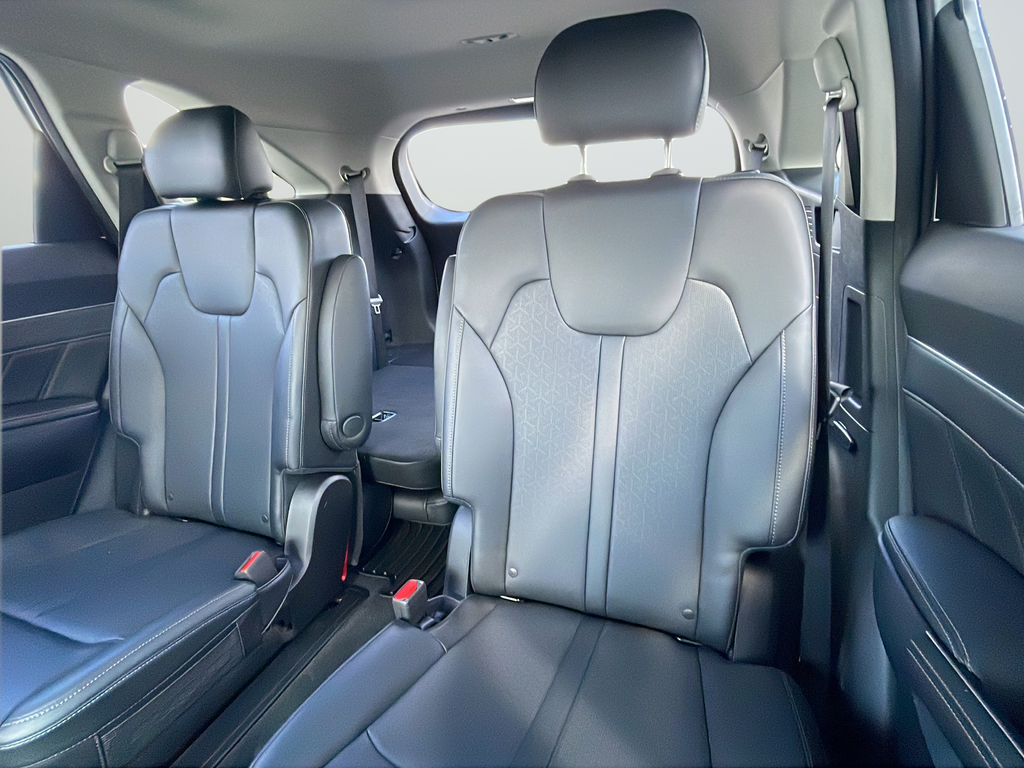Used 2023 White Kia SX image 41
