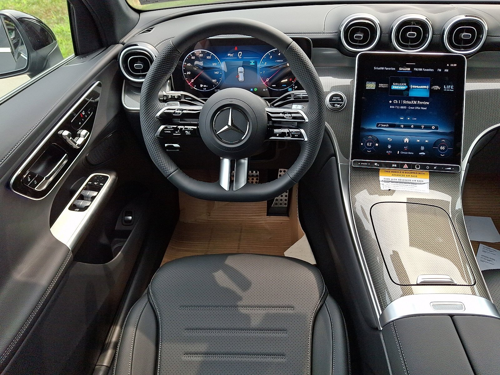 New 2027 Black Mercedes-Benz GLC 300 image 32