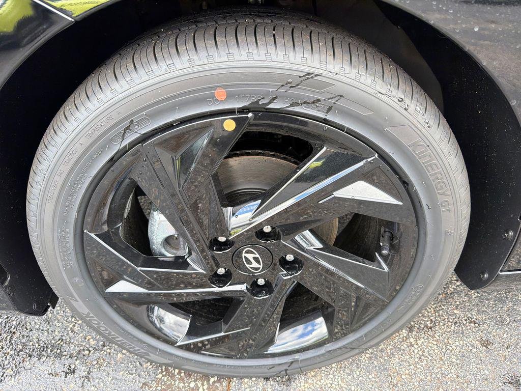 New 2026 Black Hyundai SEL Sport image 11