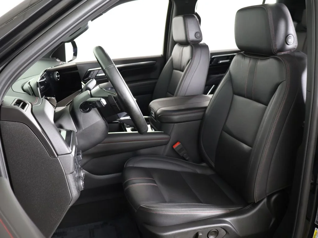 Used 2025 Black Chevrolet RST image 37