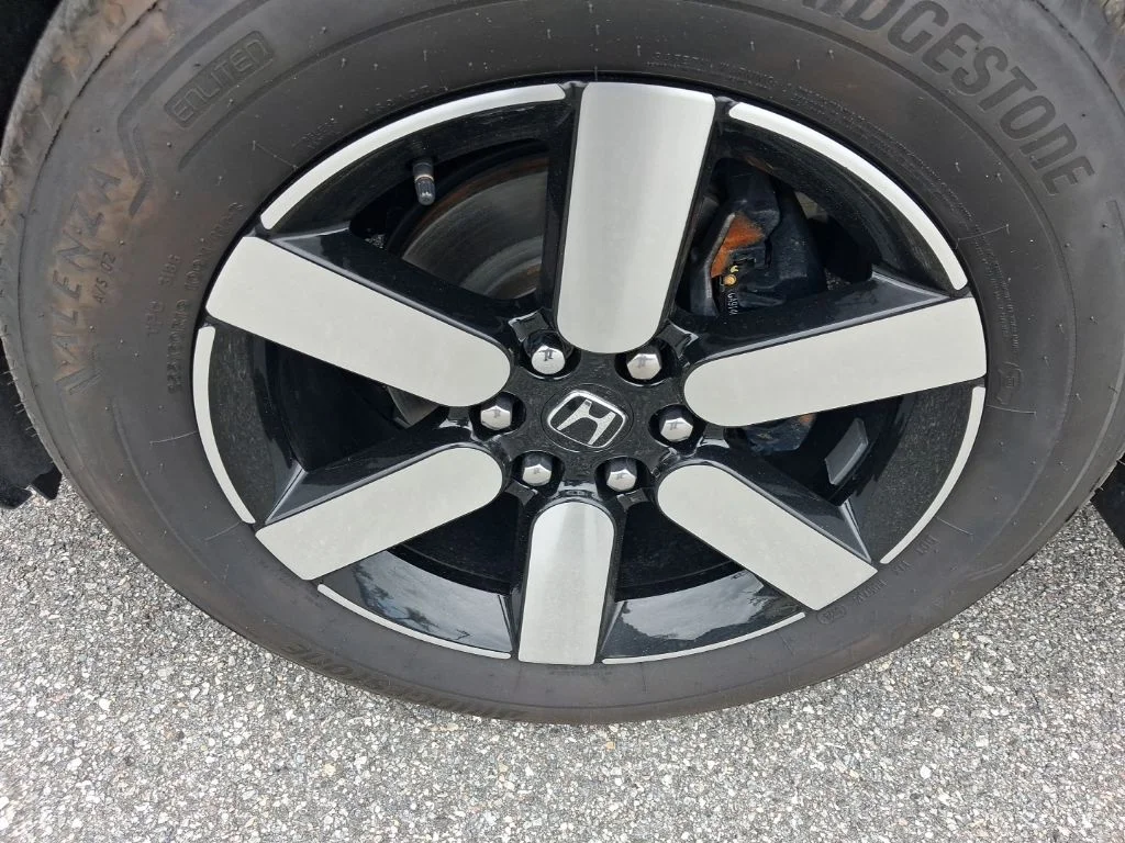 Used 2025  Honda Touring image 16