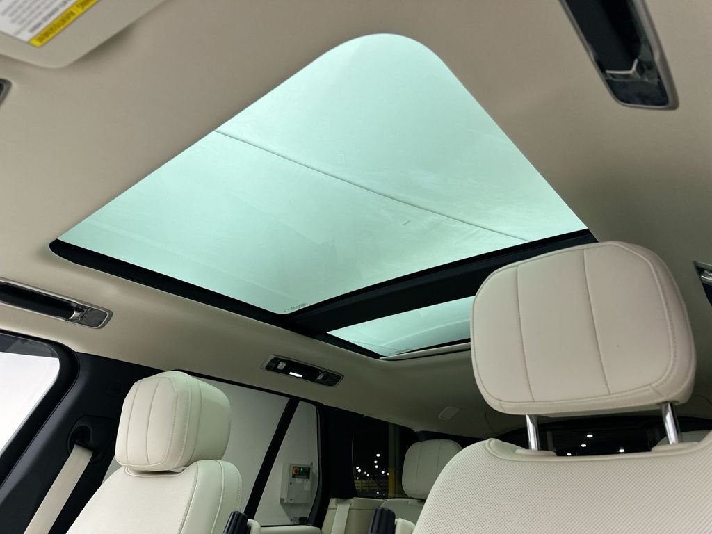 New 2026 Charente Grey Land Rover SE image 11