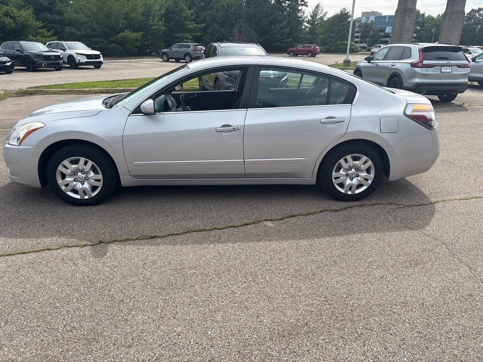 Used 2011 Brilliant Silver Metallic Nissan 2.5 S image 2