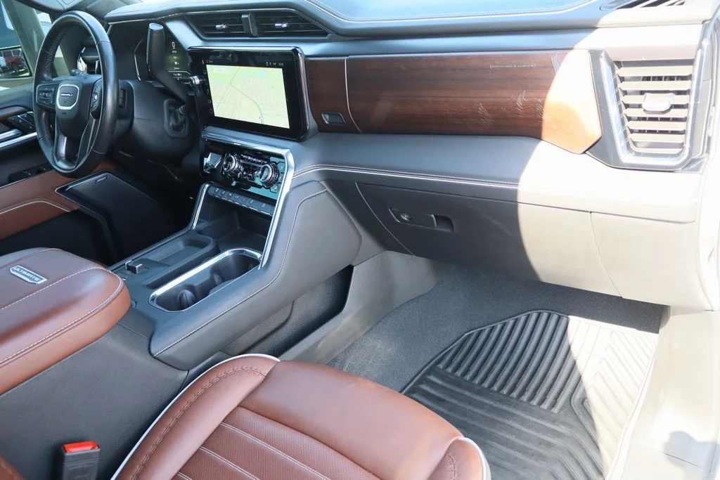 Used 2025 White GMC Denali Ultimate image 35