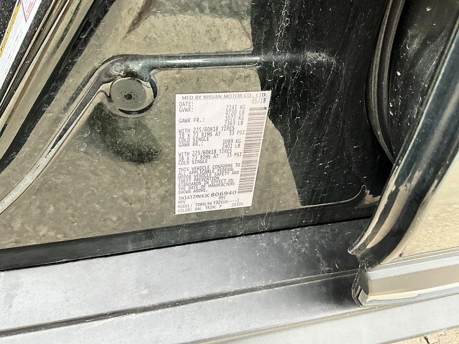 Used 2018 Green Nissan SL image 35