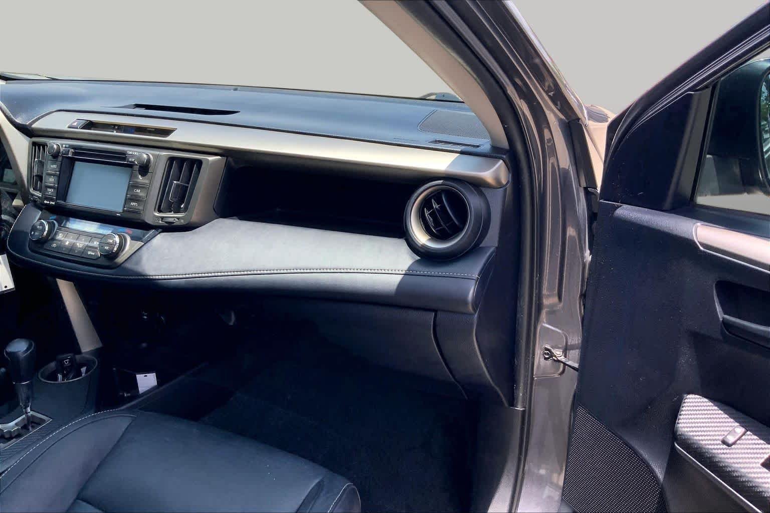 Used 2013 Magnetic Gray Metallic Toyota XLE image 17