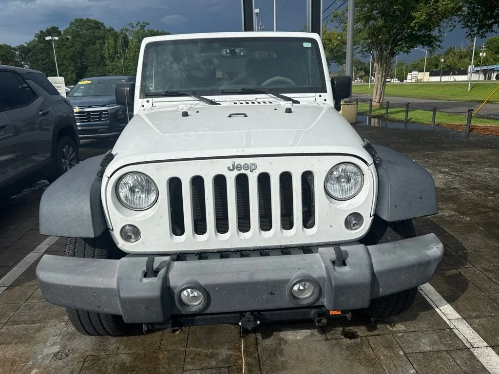 Used 2018 White Jeep Sport image 3