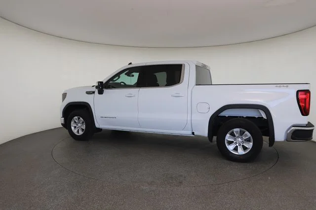 Used 2023 White GMC SLE image 11