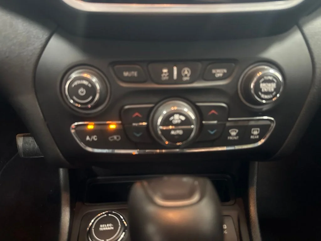 Used 2021 Black Jeep Limited image 18