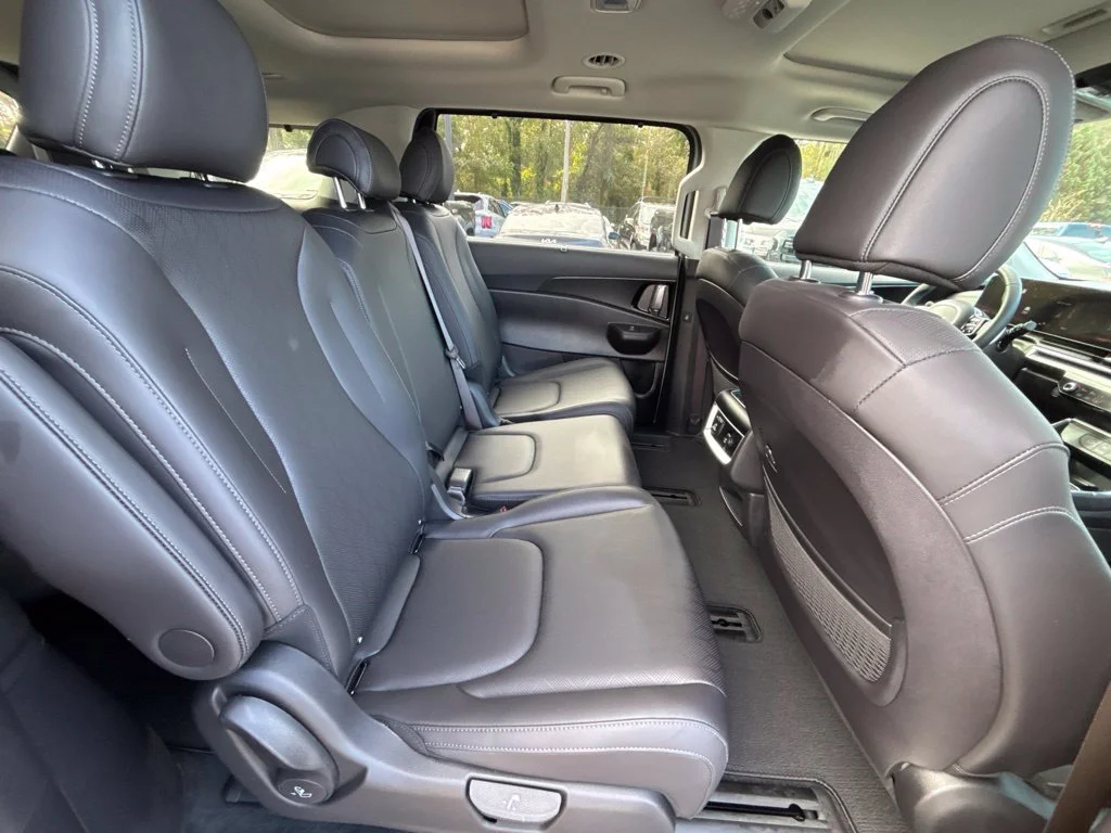 Used 2026 Silver Kia  image 23