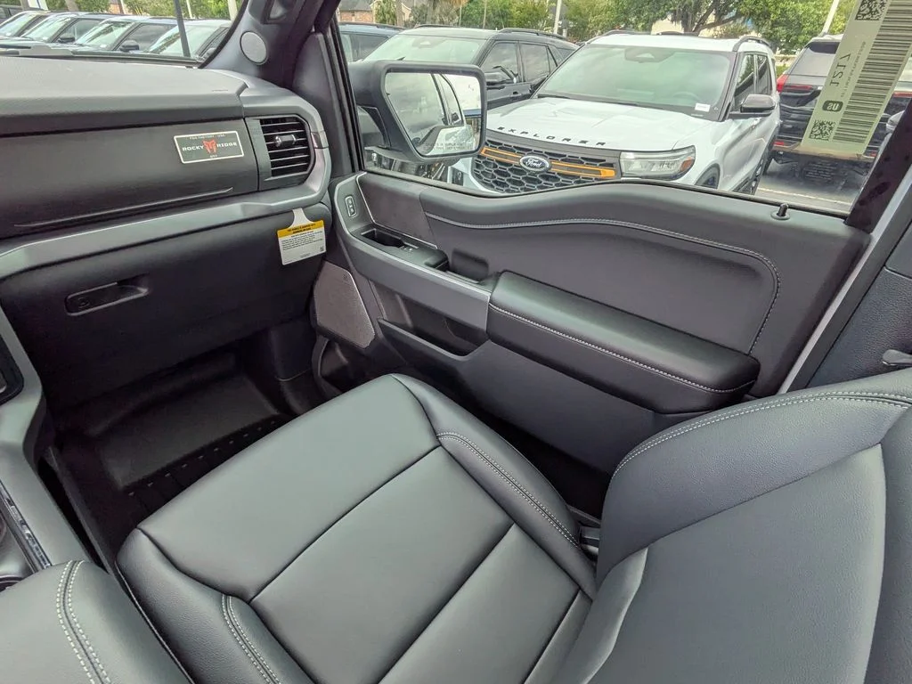 New 2026 Oxford White Ford XLT image 19