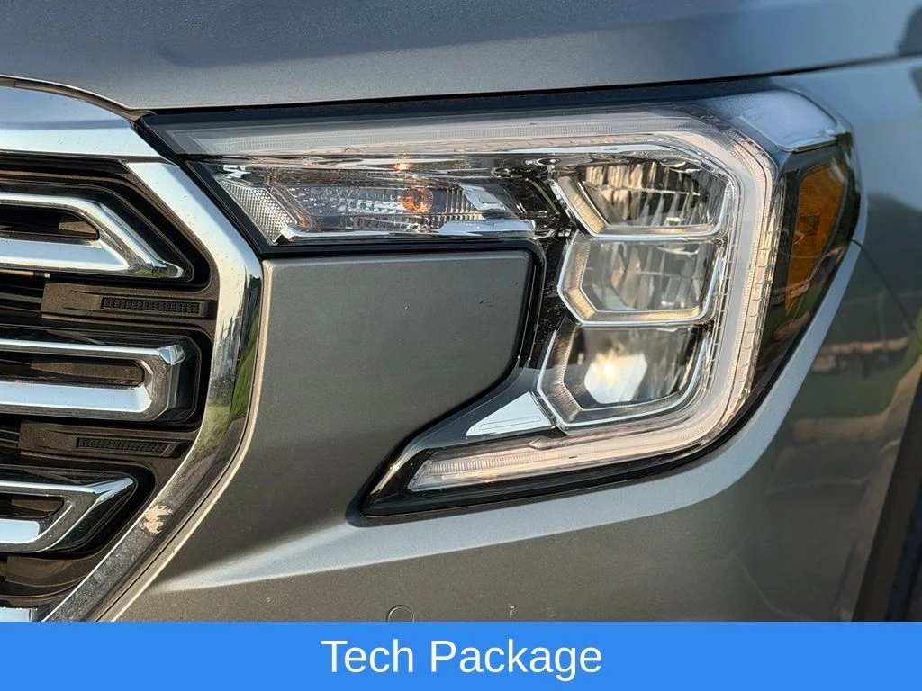 Used 2023 Silver GMC SLT image 10