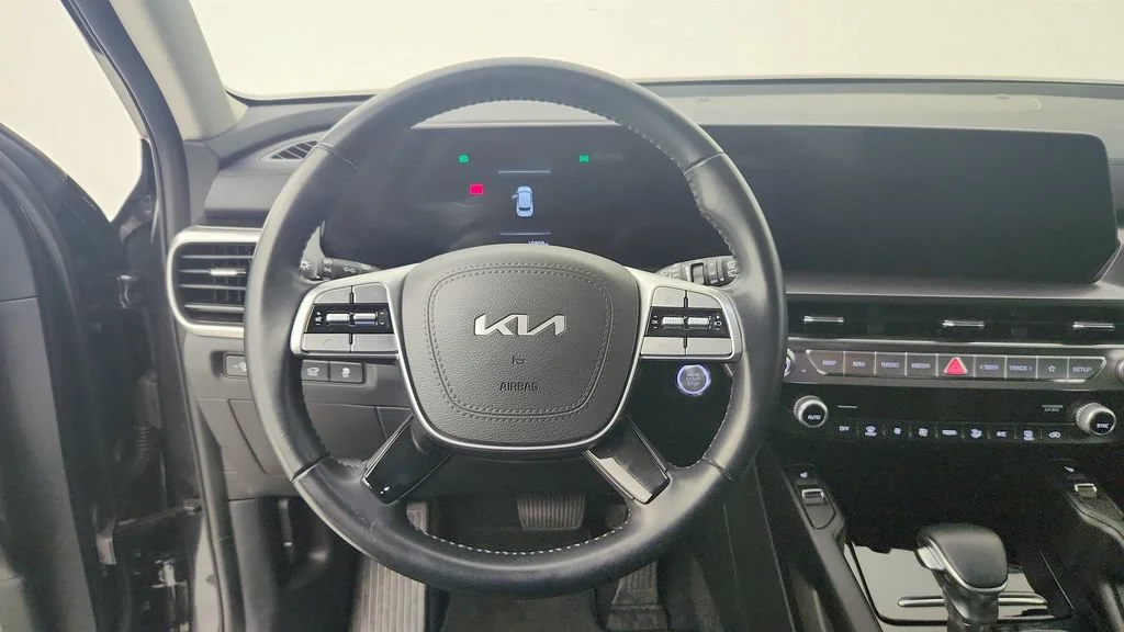 Used 2025 Gray Kia S image 18